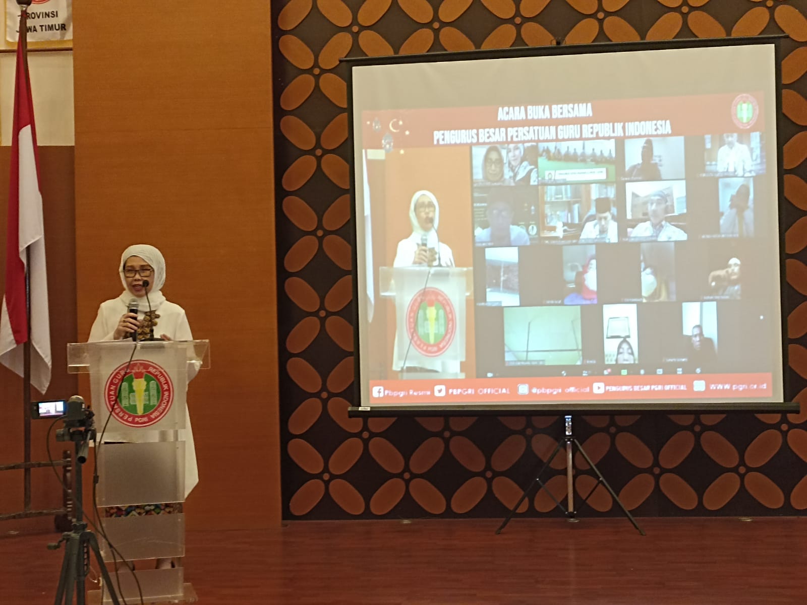 KETUA Umum Pengurus Besar Persatuan Guru Republik Indonesia (PGRI) Prof Unifah Rosyidi.