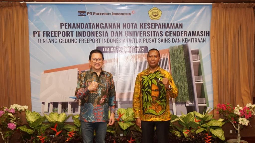 PTFI dan Uncen menandatangani MoU terkait komitmen pembangunan Pusat Sains dan Kemitraan di Kampus Universitas Cenderawasih.