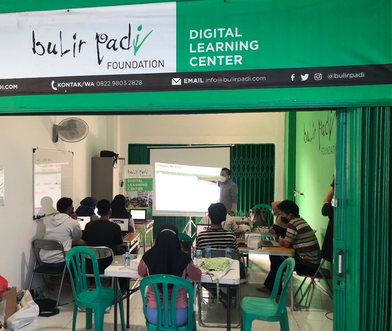 Digital Learning Center milik Yayasan Bulir Padi (YBP) di Jakarta.