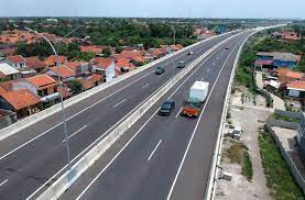  Tol Pejagan-Pemalang di Desa Adiwerna, Kabupaten Tegal, Jawa Tengah.