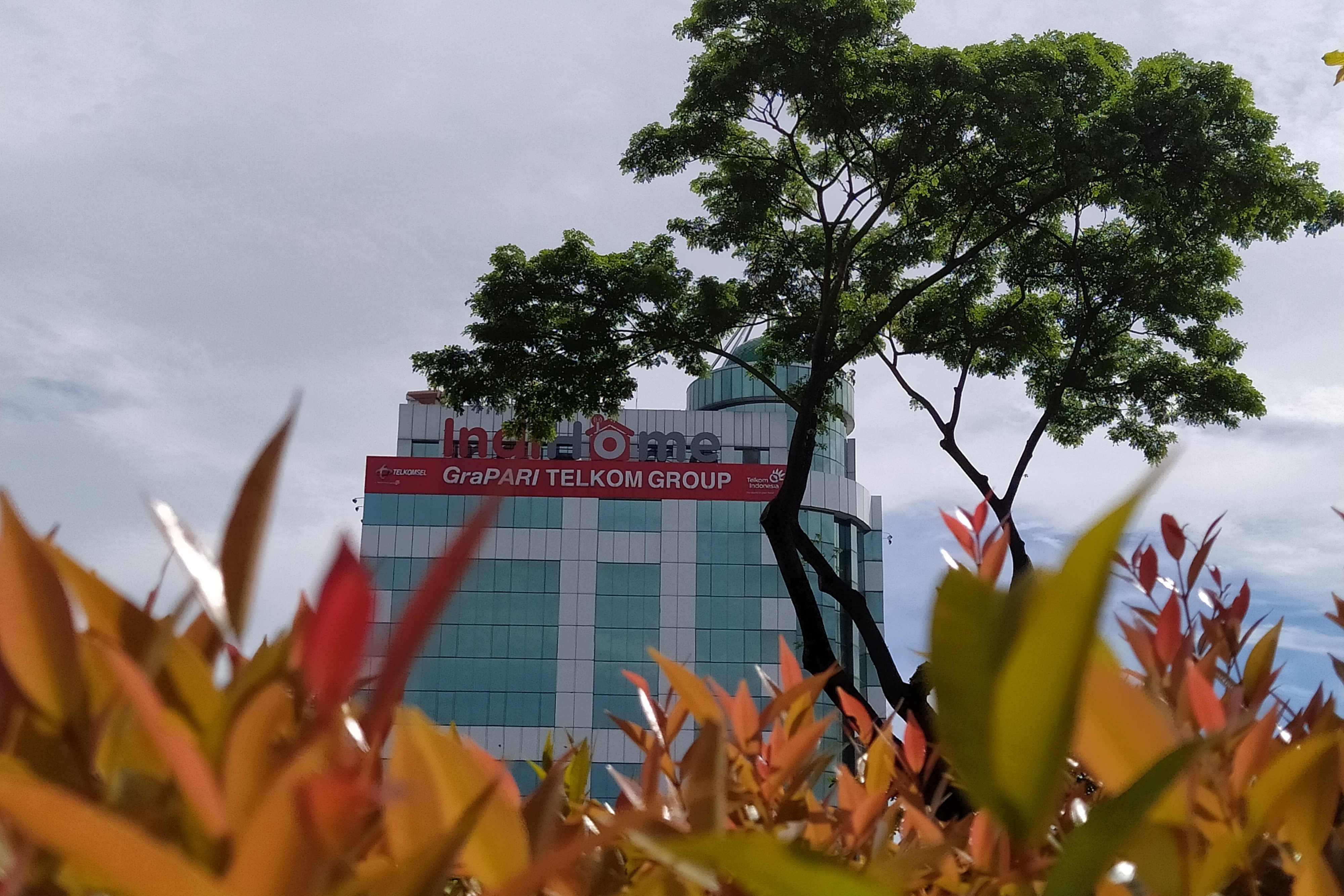 Gedung Telkom, Grapari, Indihome.