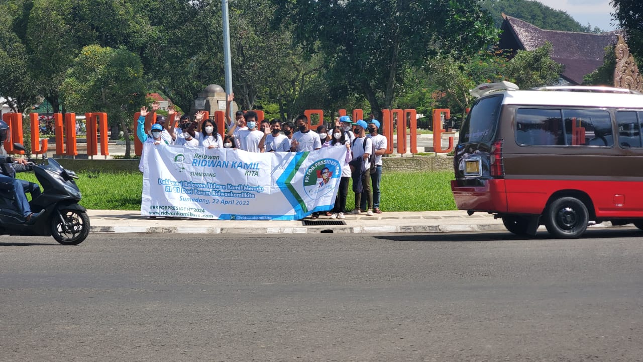 Sejumlah warga Sumedang mendeklarasikan dukungan untuk Ridwan Kamil maju di Piplres 2024