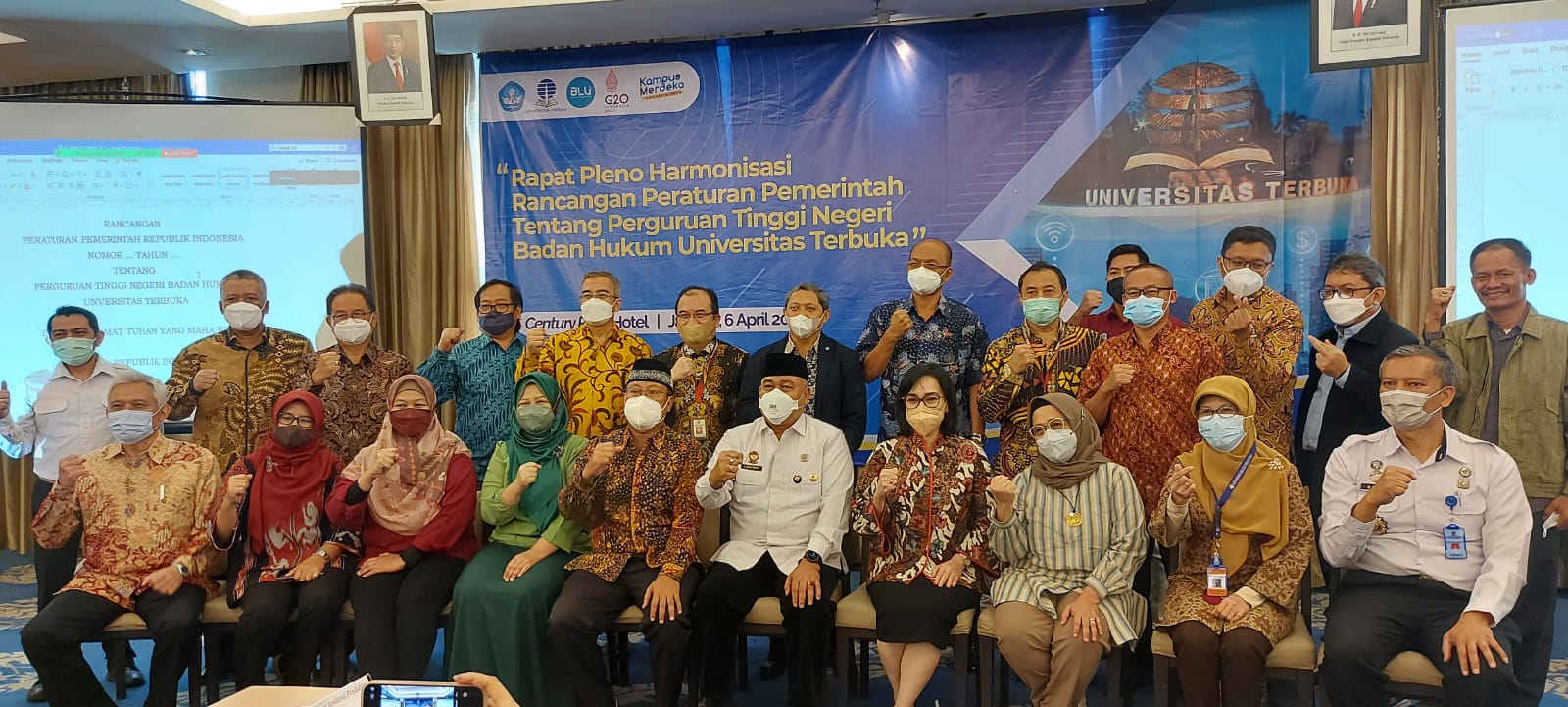 Kegiatan Rapat Pleno Rancangan Peraturan Pemerintah tentang Perguruan Tinggi Negeri Badan Hukum Universitas Terbuka. 