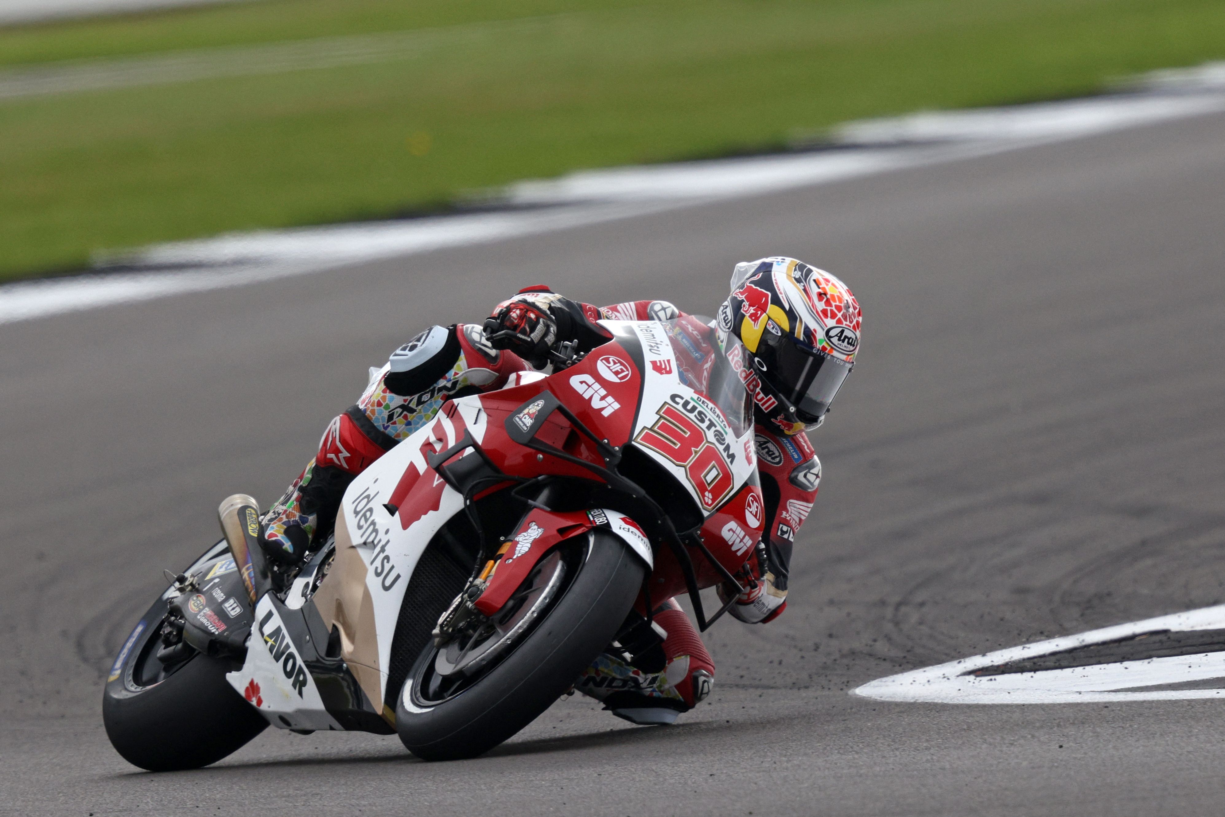 Pembalap MotoGP asal Jepang, Takaaki Nakagami, saat menjalani sesi latihan bebas.