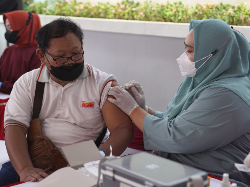 Jelang Arus Mudik, MS Glow dan Polsek Pancoran Gelar Vaksinasi Booster 