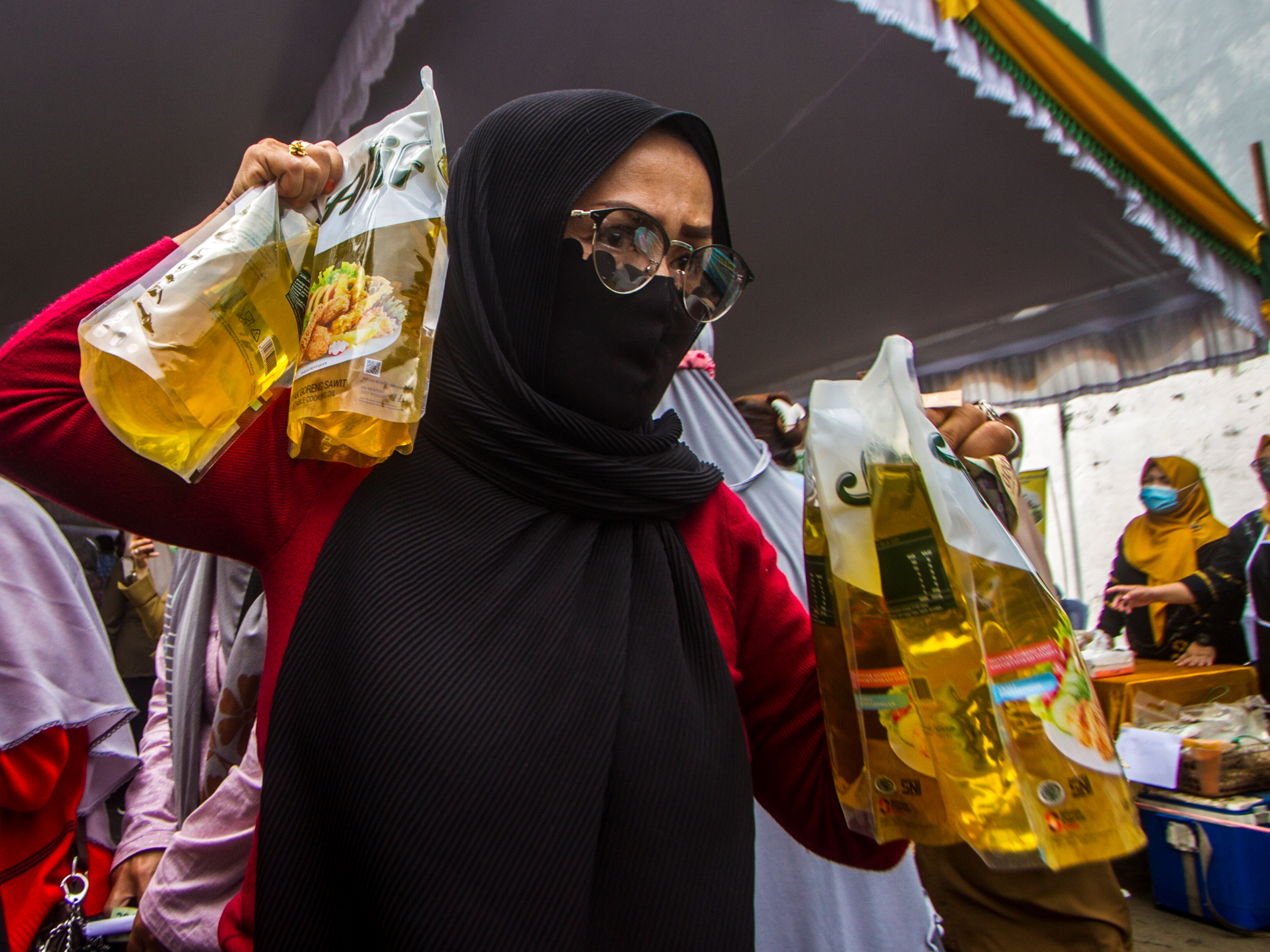 Minyak Goreng di Palu masih Mahal, Warga Harap Pasar Murah