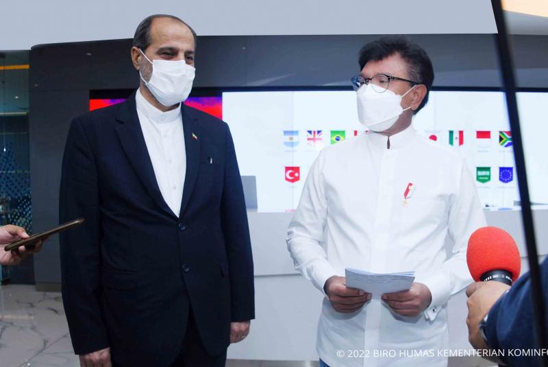 Menkominfo Johnny G Plate menerima kunjugan Duta Besar Iran untuk Indonesia Mohammad Azad.  