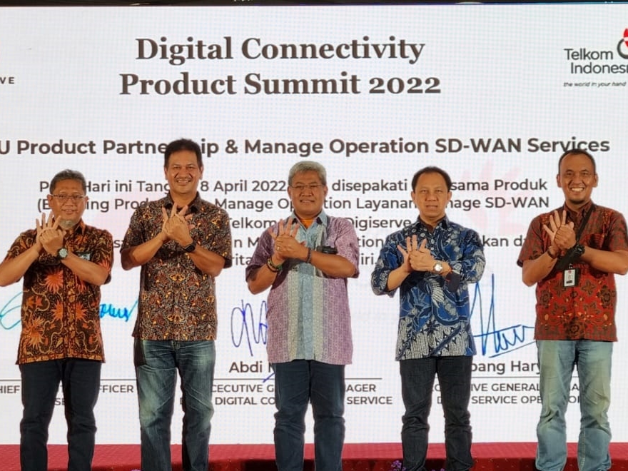 Pesatnya perkembangan teknologi mendorong tingginya kebutuhan dan ekspektasi terhadap layanan SD-WAN.