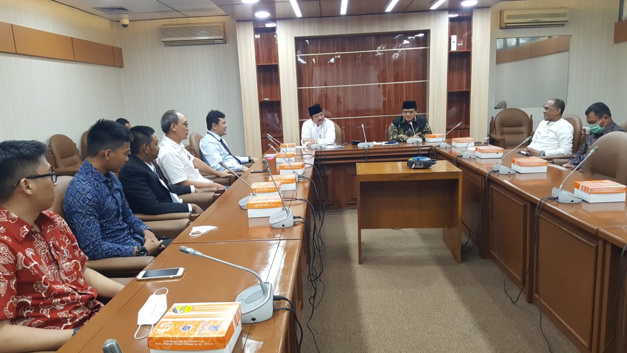 PRESIDIUM Majelis Rakyat Indonesia (PMRI) yang diinisiasi oleh Jaringan Aktivis Kemanusiaan Internasional (JAKI) dan Indonesian Club bertemu