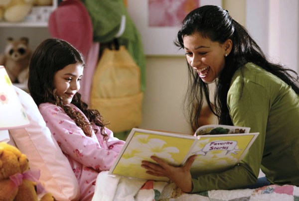 Ayo Bacakan Buku untuk Anak Sebelum Tidur, Banyak Manfaatnya Lho