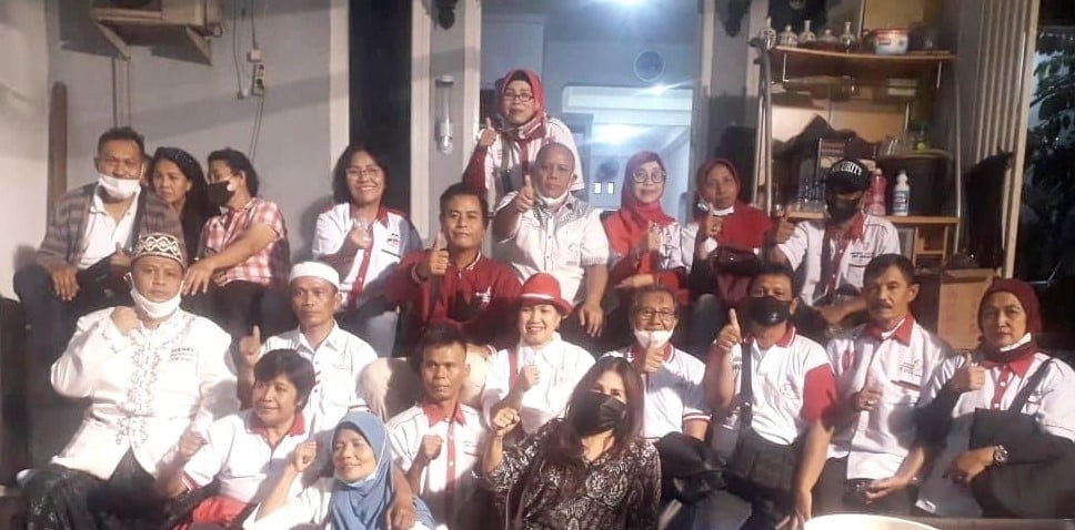 Acara buka puasa bersama para pengurus dan anggota Seknas Jokowi Jabodetabek, di bilangan Kampung Melayu, Jakarta Timur,