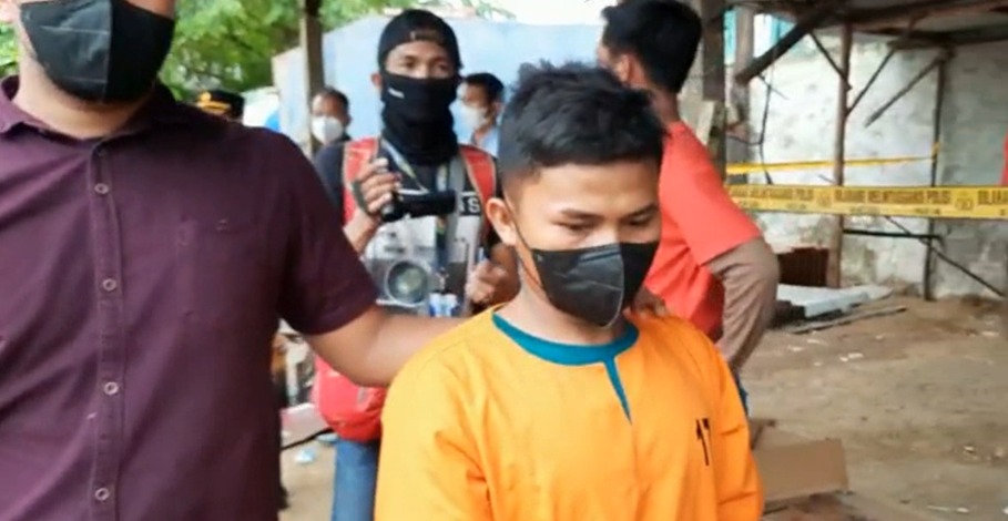 Pelaku mengoplos minyak solar bersubsidi dengan minyak mentah yang berasal dari Jambi.