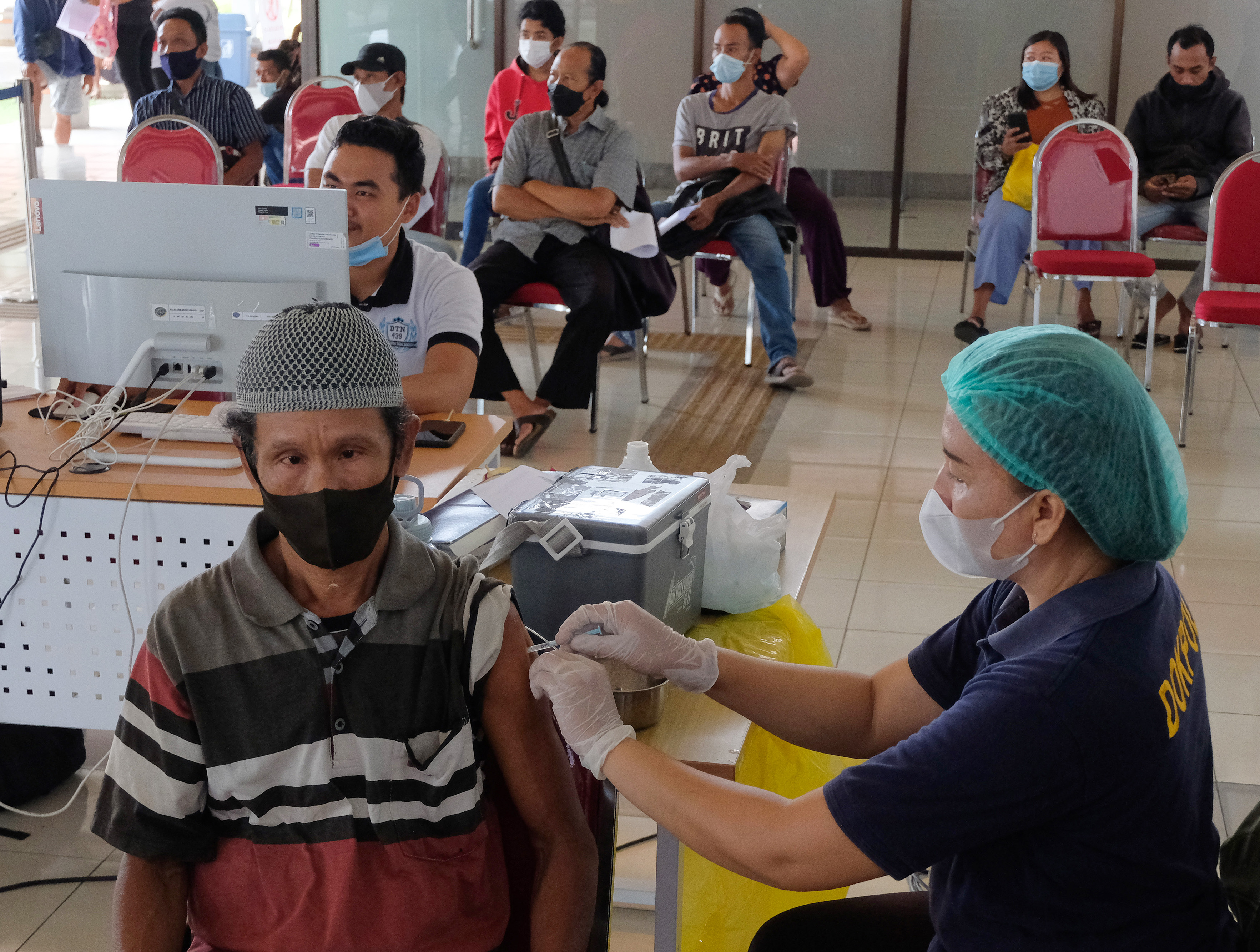 Ilustrasi vaksinasi booster