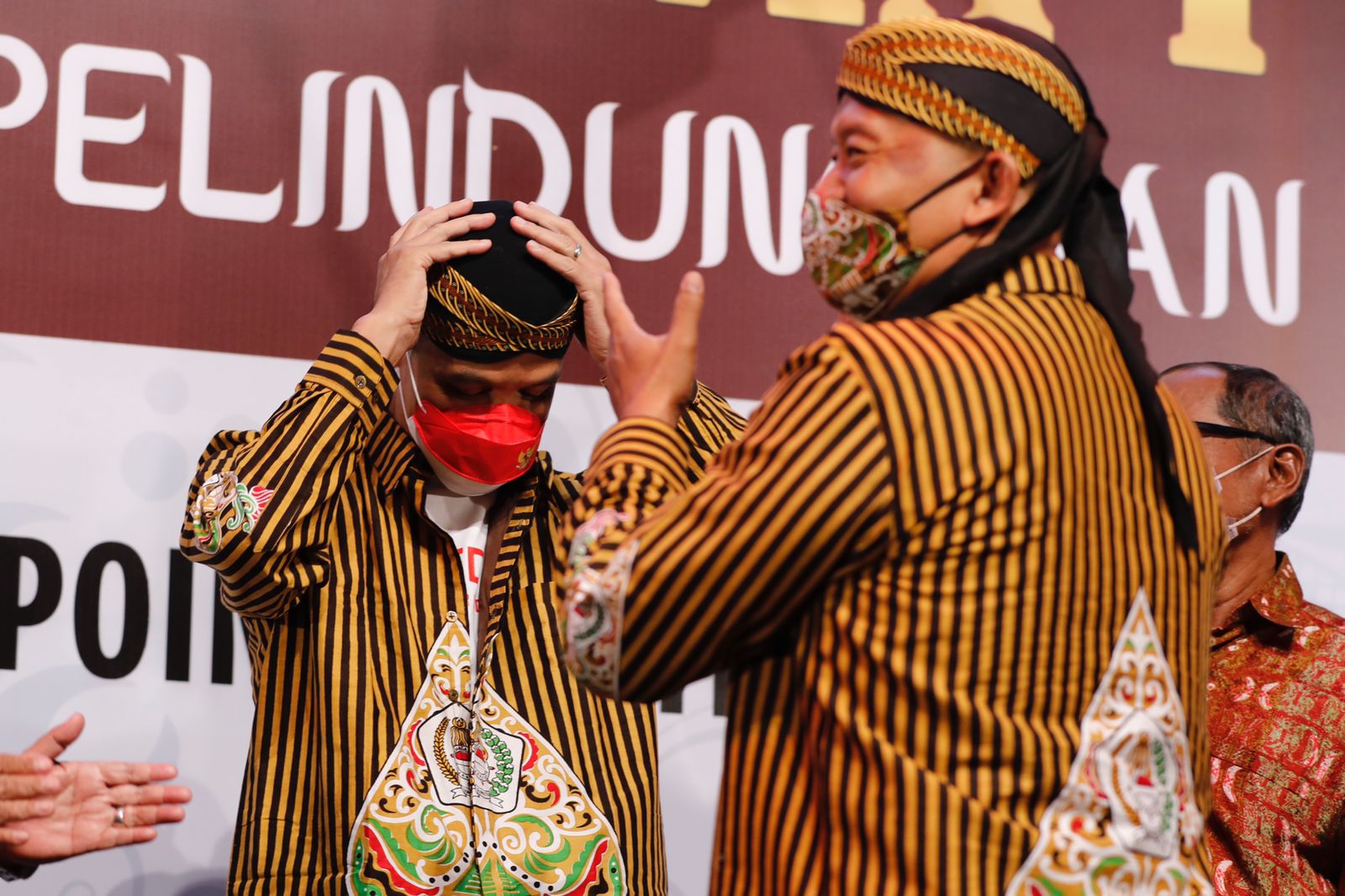 Paguyuban Keluarga Besar (PKB) Pujakesuma, mengukuhkan Gubernur Jawa Tengah Ganjar Pranowo, sebagai Dewan Pelindung DPP Pujakesuma 