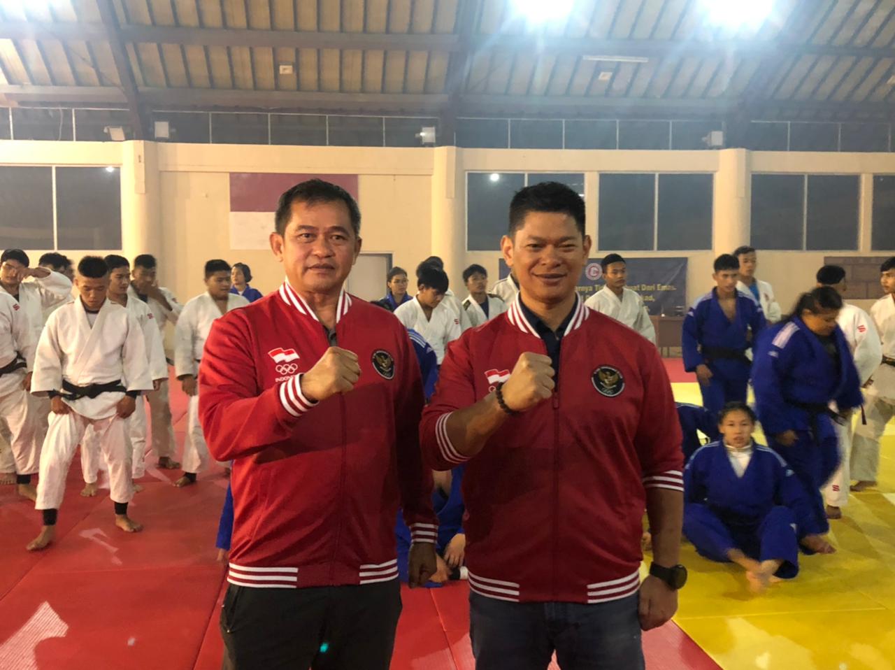 Ketum PJSI Maruli Simanjuntak (kiri) dan Ketum KOI Raja Sapta Oktohari di Ciloto, Jawa Barat, Rabu (20/4).