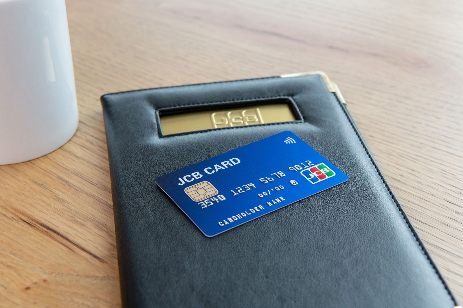 Ilustrasi. Kartu transaksi non-tunai JCB. 