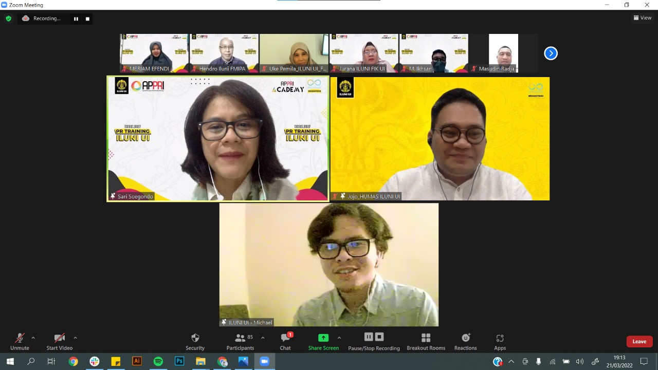 Kegiatan Eksklusif PR Training Iluni UI yang digelar secara daring 