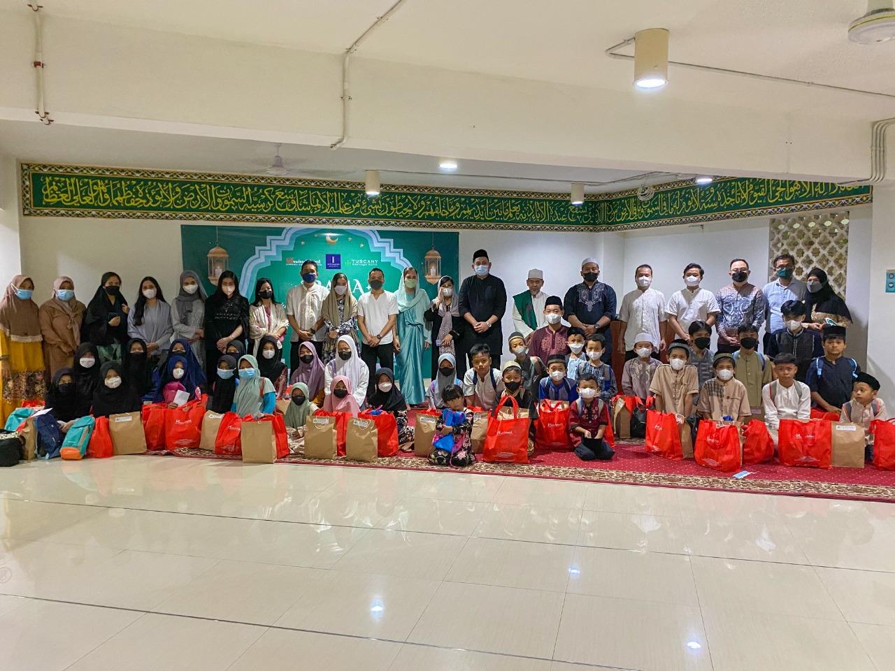 Swiss-Belhotel Serpong menggelar acara buka puasa bersama dengan 40 anak dari Rumah Yatim Intan Permata, Rawa Buntu,Tangerang Selatan.
