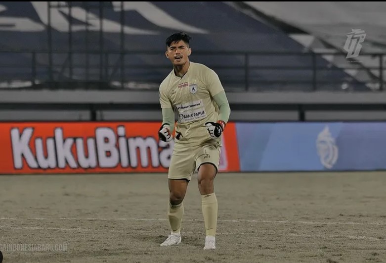 Penjaga gawang Fitrul Dwi Rustapa