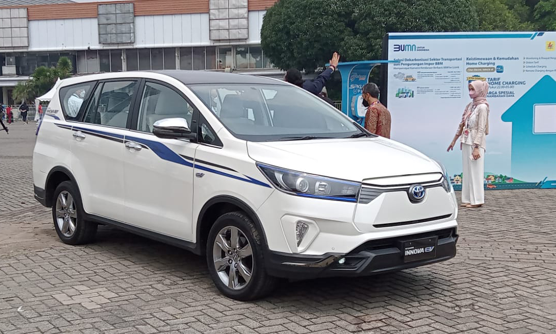 Kijang Innove EV Concept