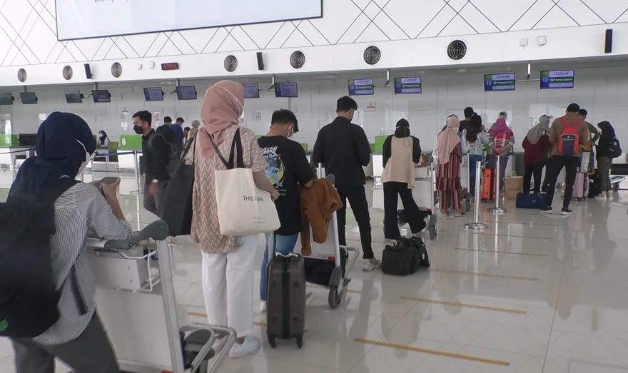 Bandara Ahmad Yani menambah delapan rute penerbangan guna mengantisipasi meningkatnya jumlah pemudik.