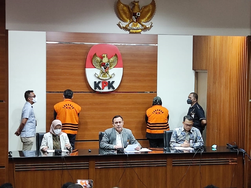 Penetapan status tersangka Ade Yasin