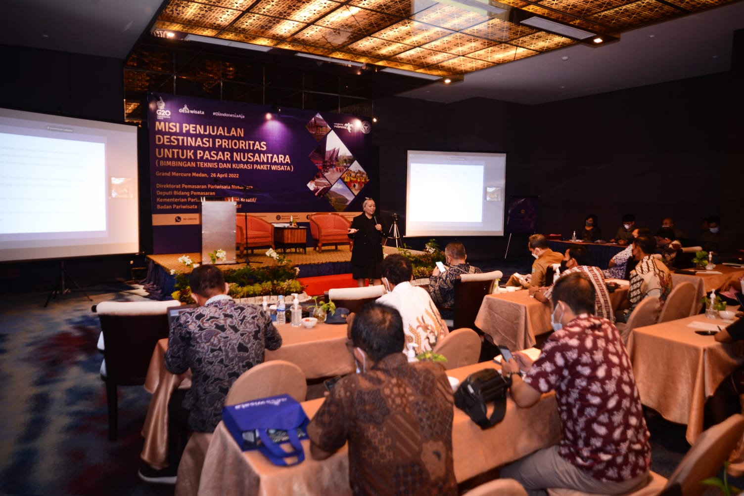 Bimbingan Teknis dan Kurasi Paket Wisata yang digelar Kemenparekraf di Hotel Grand Mercure Medan, Sumatra Utara, Selasa (26/4).