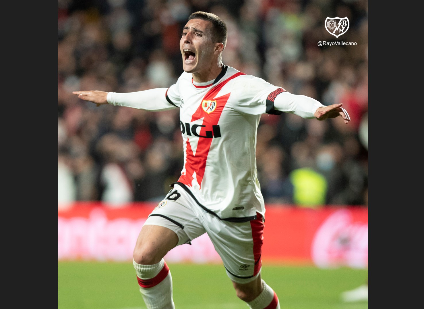 Pemain Rayo Vallecano Sergi Guardiola melakukan selebrasi usai mencetak gol ke gawang Valencia di laga La Liga.