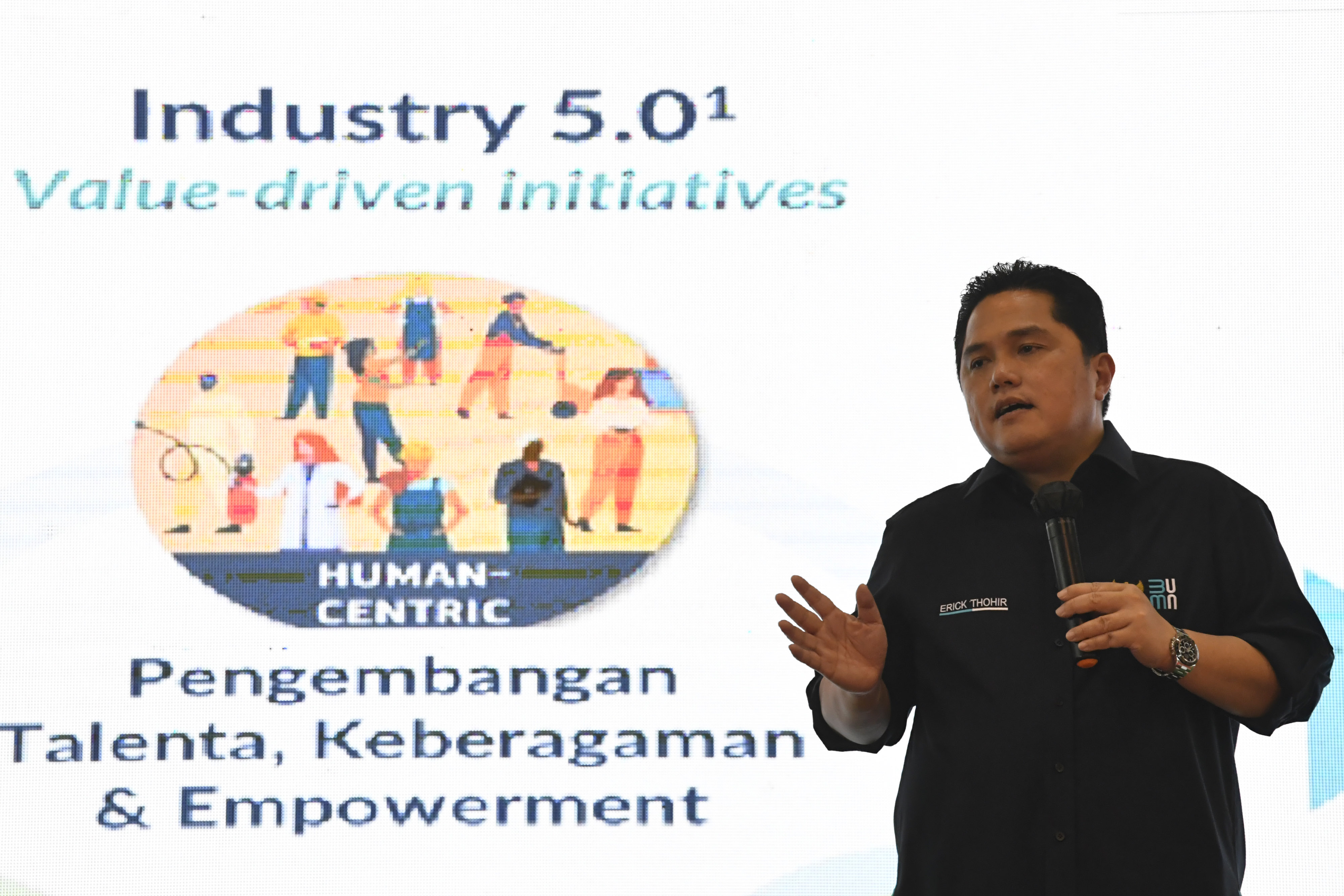 Menteru BUMN Erick Thohir saat memberikan kuliah umum di  Universitas Islam Darul Ulum, Lamongan, Jawa Timur.