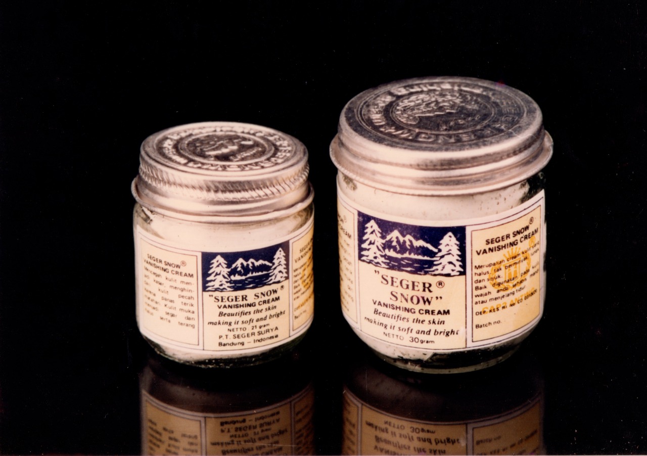 Produk perawatan wajah Seger Snow
