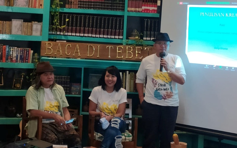 Perkumpulan Penulis ALINEA menggelar acara Piknik Kata-kata Alinea.