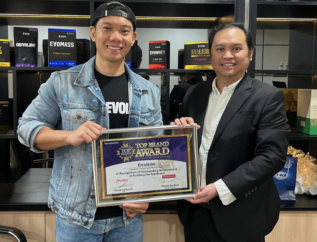 Produk suplemen Evolene suplemen fitness buatan dalam negeri, Evolene, meraih Top Brand 2022.