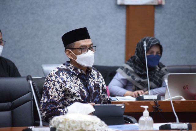 Wakil Ketua Komisi X DPR Abdul Fikri Faqih saat menngikuti rapat dengar pendapat umum dengan pakar dan praktisi pendidikan di Gedung DPR RI.