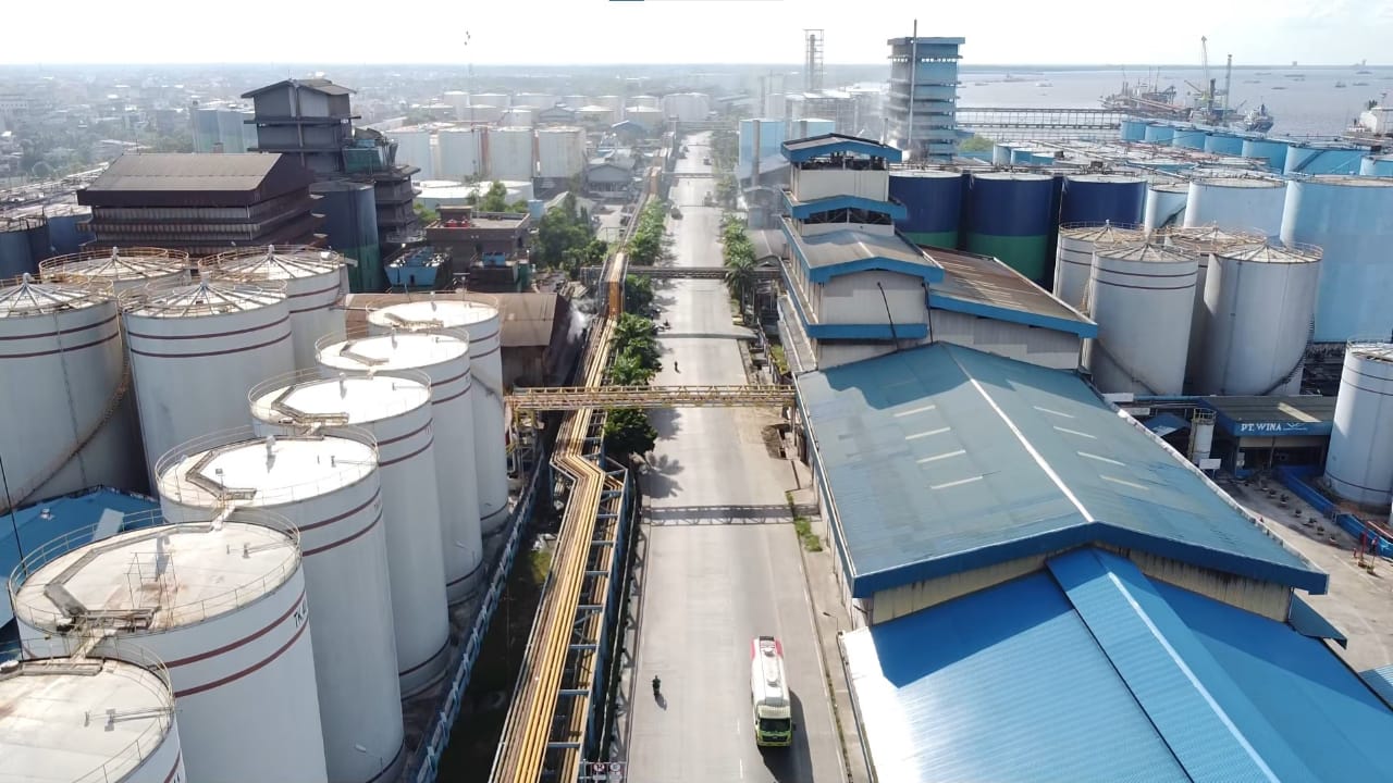 Pabrik pengolahan minyak sawit. 