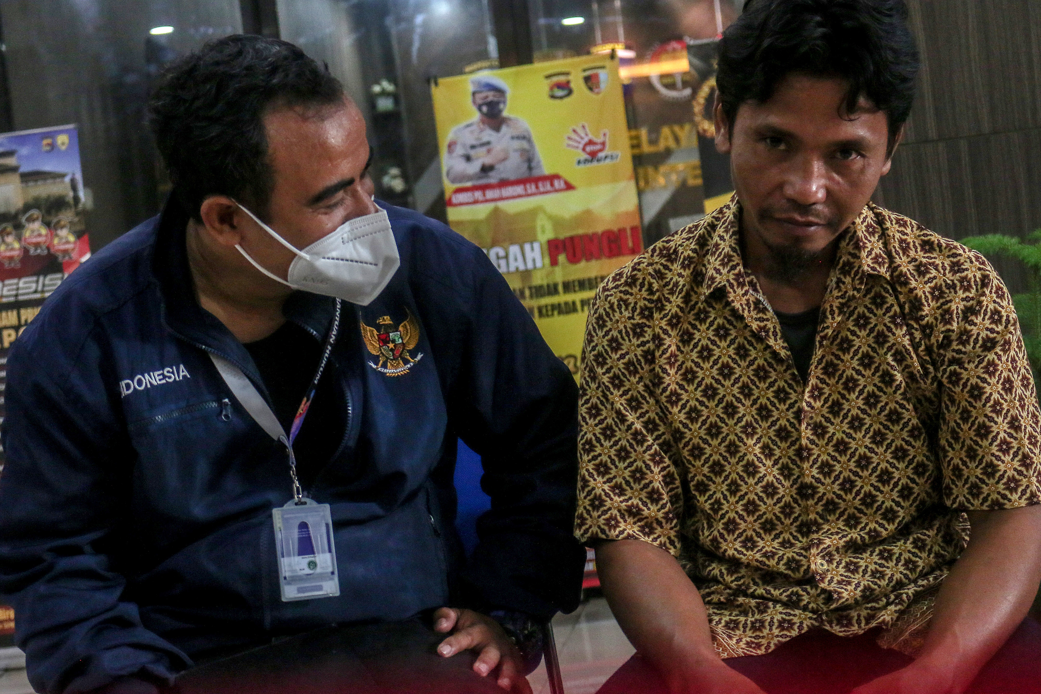 Amaq SInta (kiri) korban begal di NTB yang sempat ditetapkan sebagai tersangka 