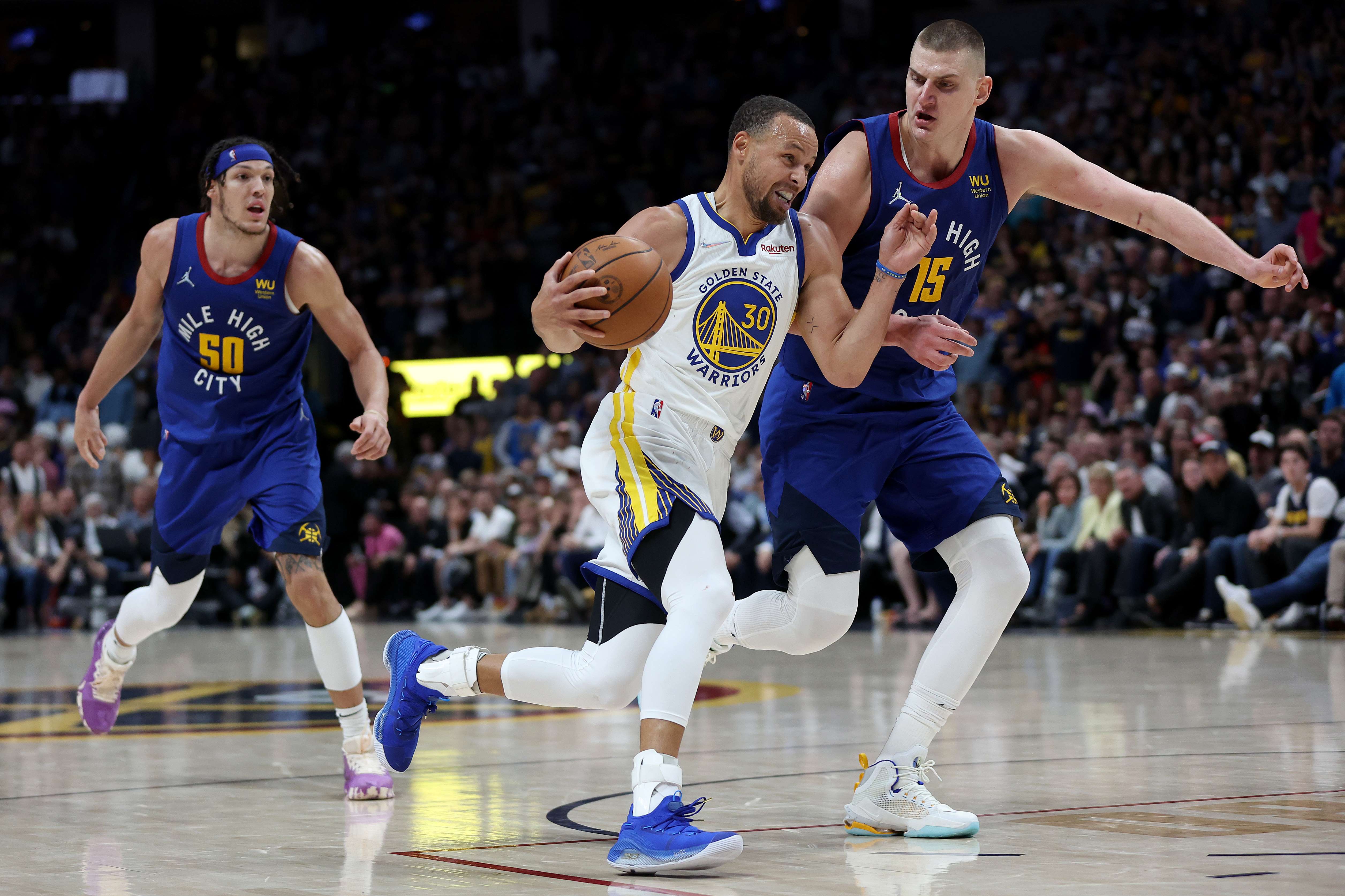 Kembali Tumbangkan Nuggets, Warriors Unggul 3-0