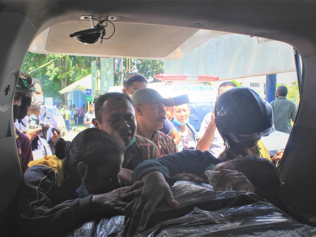 Sebanyak 18 jenazah warga Nusa Tenggara Timur (NTT) yang menjadi korban kecelakaan truk di Distrik Minyambou, Pegunungan Arfak, Papua Barat.