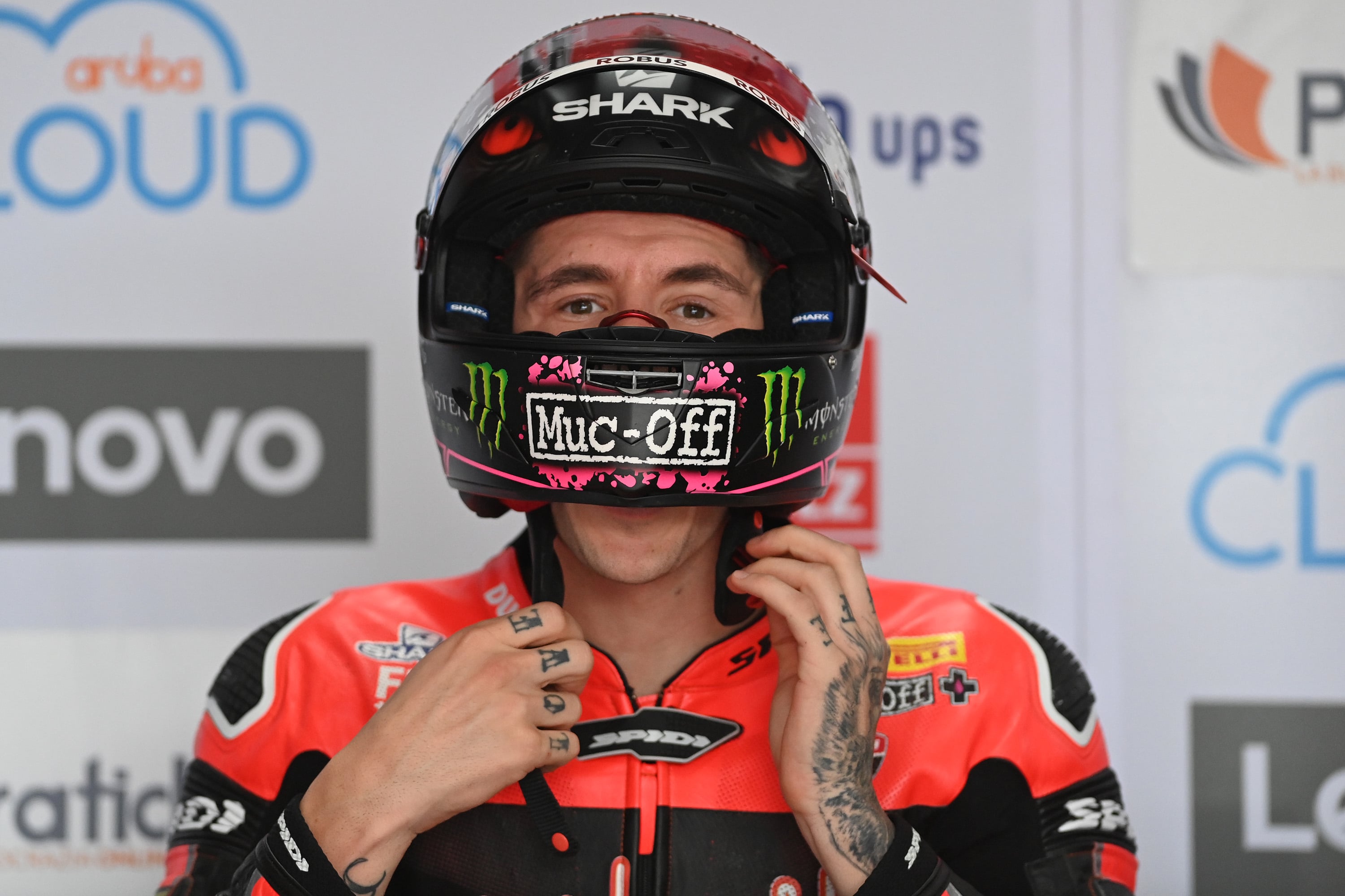 Pembalap Scott Redding sebelum memulai sesi kualifikasi WSBK di Sirkuit Mandalika, NTB.