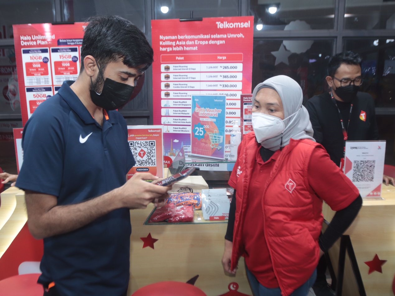 26 Posko Telkomsel Siaga Layani Pemudik di Jawa Bali