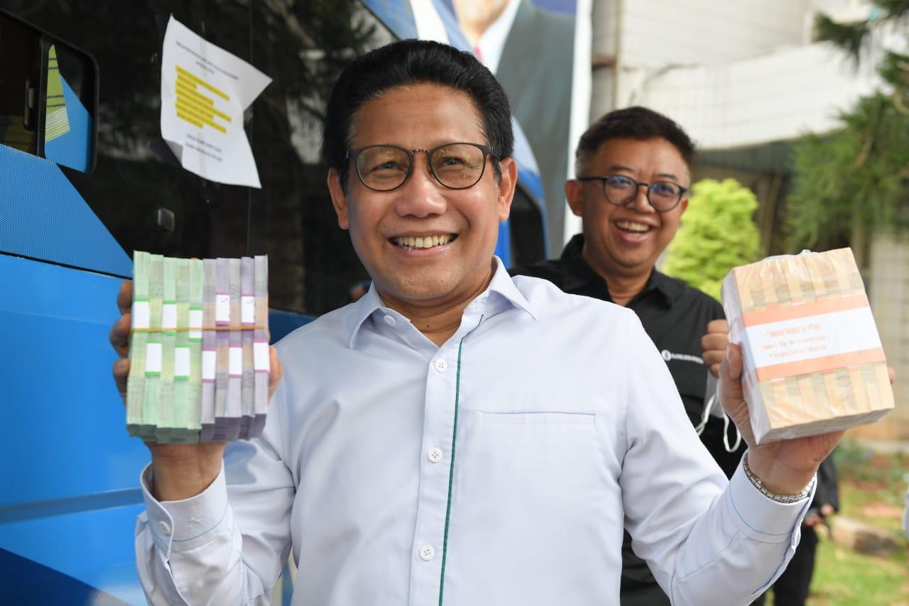 Mendes PDTT Abdul Halim Iskandar saat kegiatan penukaran uang yang digelar Kemendes PDTT dan BI di Jakarta, Senin (25/4).