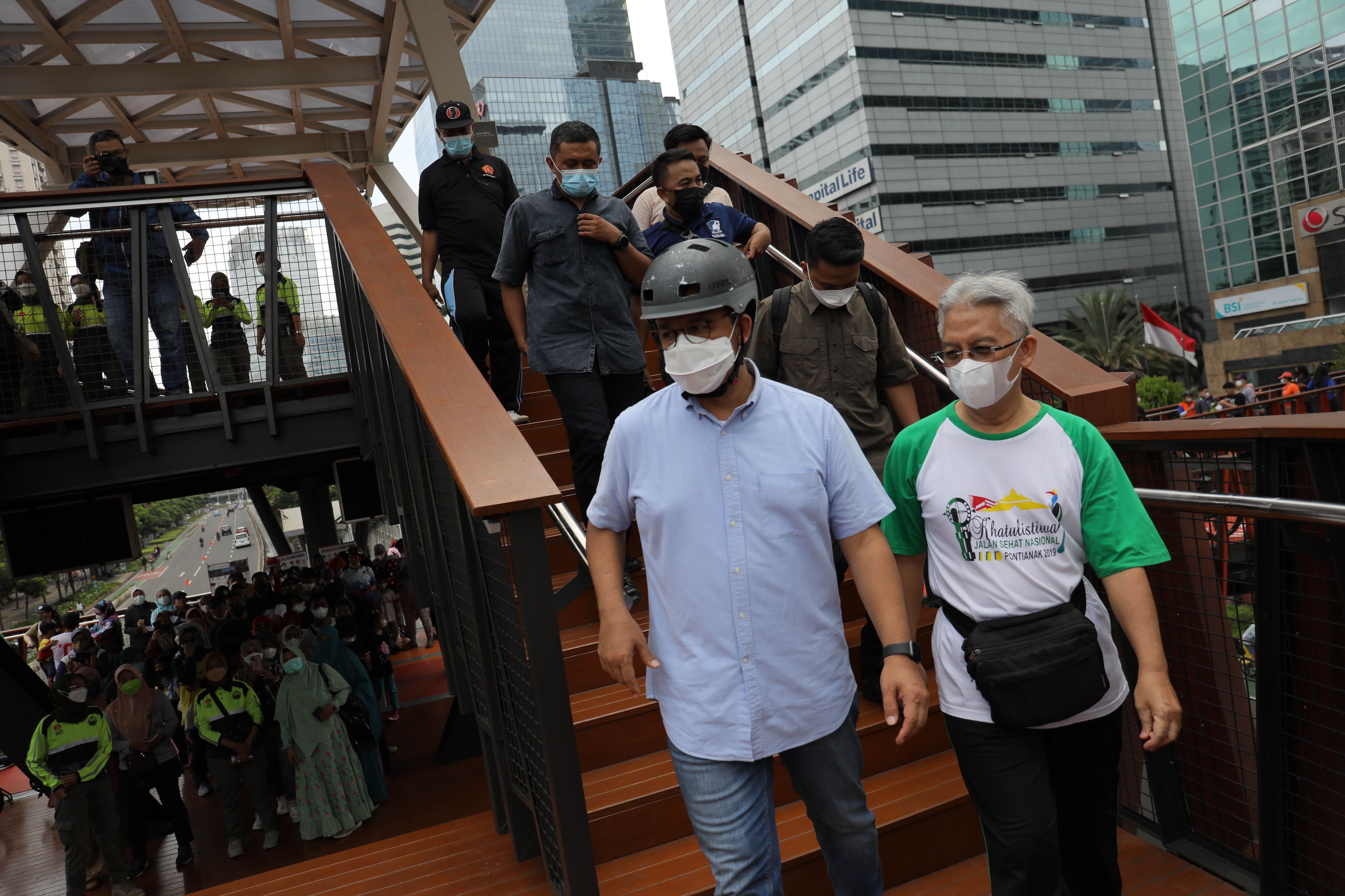 Anies Imbau Warga yang Mau Mudik Divaksin Booster Lebih Awal