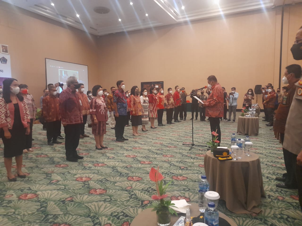 Gubernur Sulawesi Utara Olly Dondokambey melantik Tim Percepatan Penurunan Stunting (TPPS) dan Satuan Tugas Percepatan Penurunan Stunting