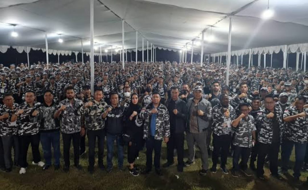 Ketua Umum Barisan Pemuda Nusantara (Bapera) H. Fahd El Fouz Arafiq, memberangkatkan 1000 pemuda untuk menunaikan ibadah umrah di tanah suci