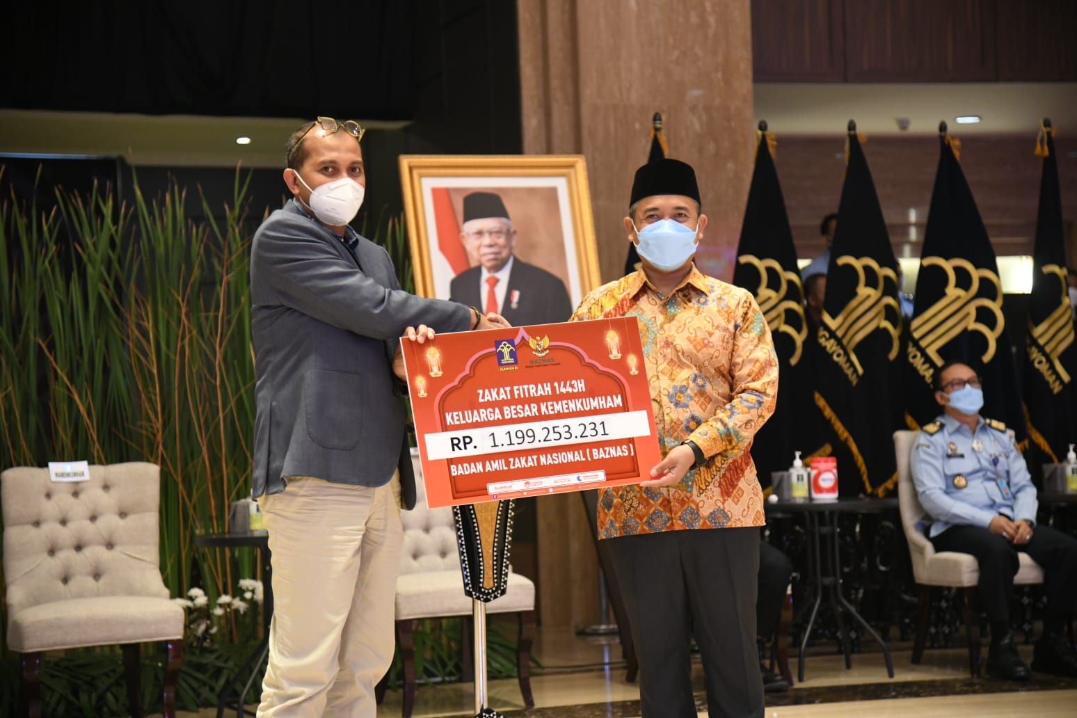 Acara penyerahan zakat fitrah ASN Kemenkumham kepada Baznas. 