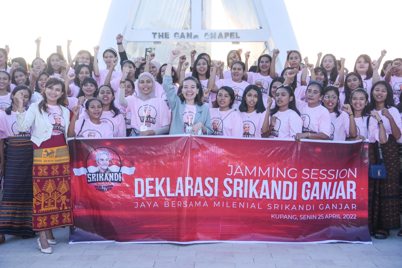 Ratusan perempuan milenial, mahasiswa, influencer, dan pelaku UMKM tergabung dalam Srikandi Ganjar Nusa Tenggara Timur (NTT), Senin (25/4) 