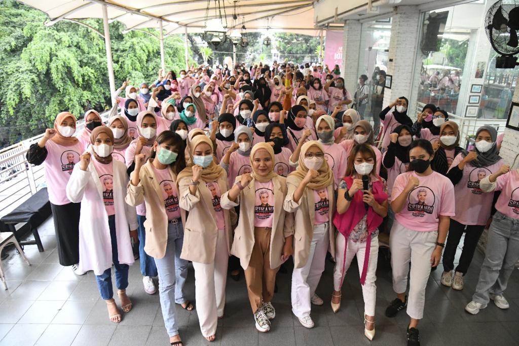 Srikandi Ganjar nyatakan dukungan untuk Gubernur Jateng Ganjar Pranowo maju di Pilpres 2024