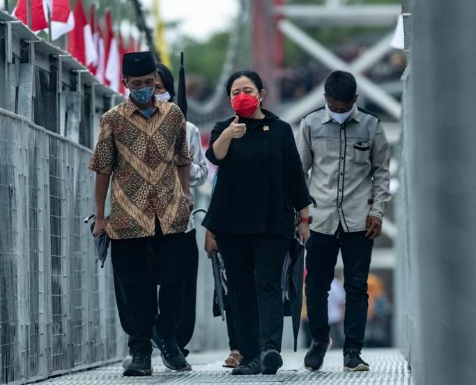 Ketua DPR RI Puan Maharani (tengah) mendapat apresiasi terkait kepemimpinannya di DPR. 