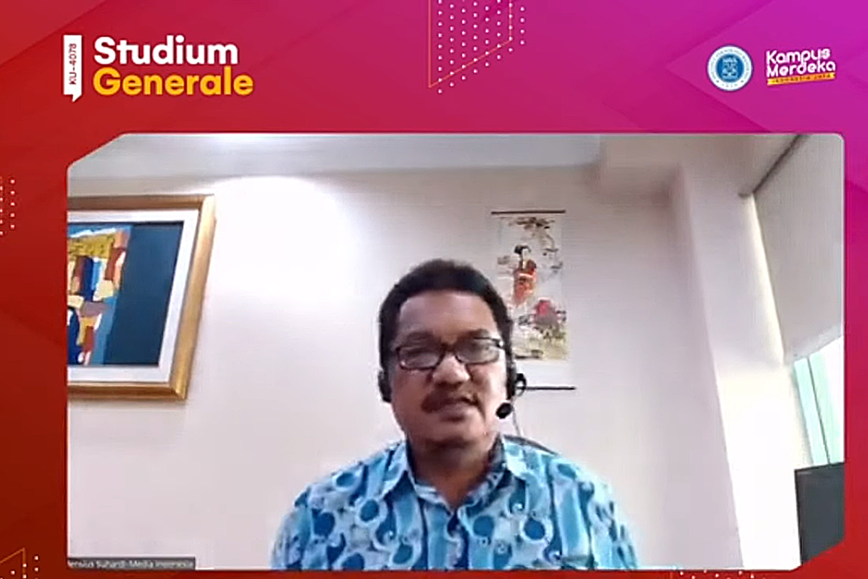 Direktur Pemberitaan Media Indonesia Gaudensius Suhardi menyampaikan paparan dalam Studium Generale ITB, Rabu (6/4).