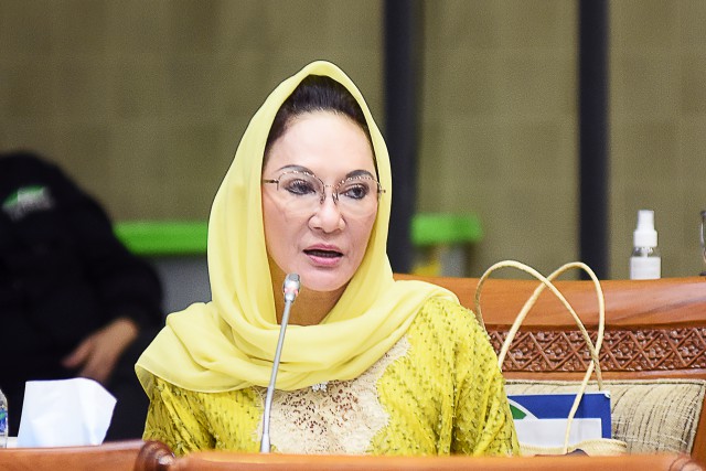 Anggota Komisi IX DPR RI Dewi Asmara meminta Badan POM segera mengganti vaksin Covid-19 yang telah memasuki masa kedulawarsa.