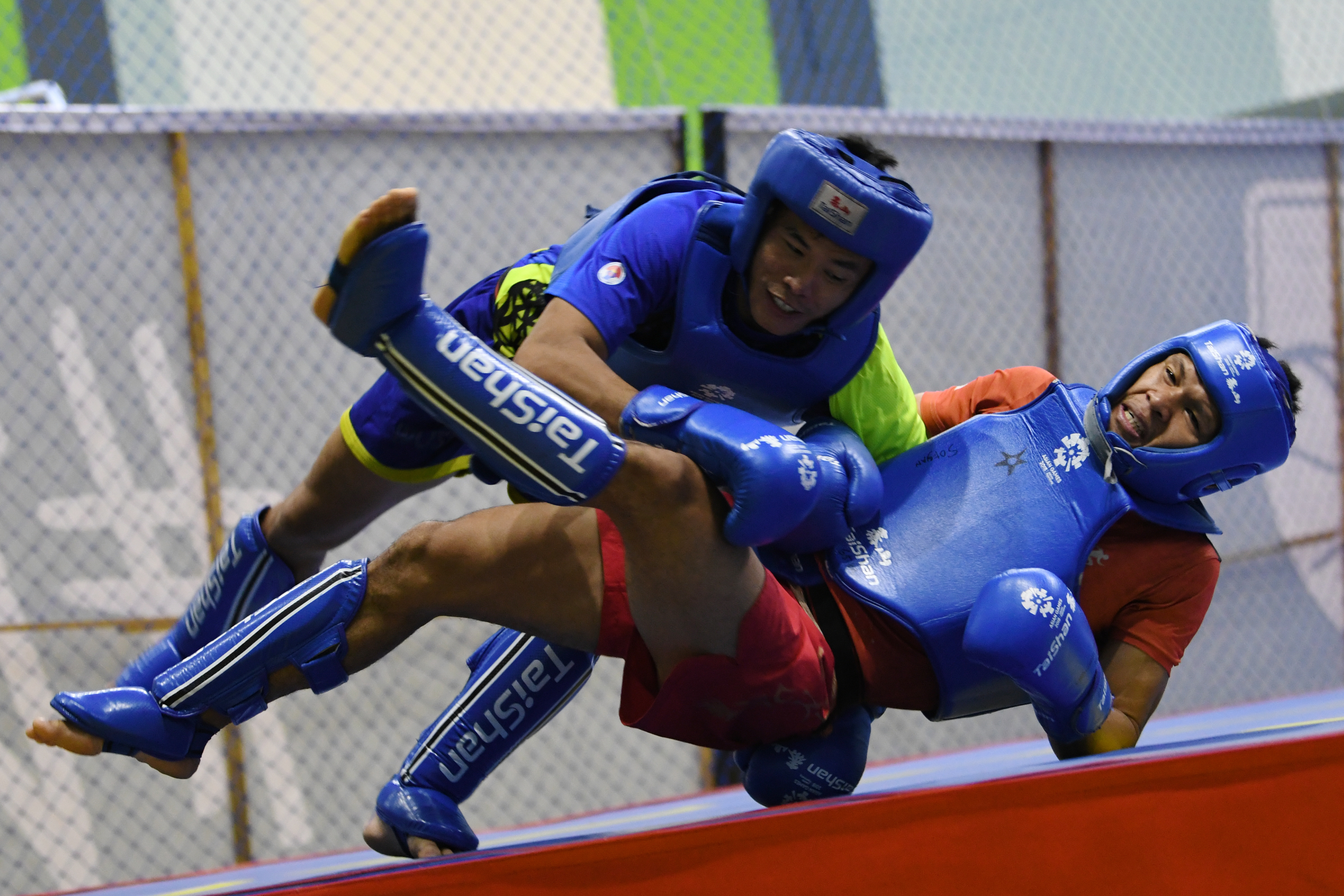 Atlet wushu berlatih jelang SEA Games
